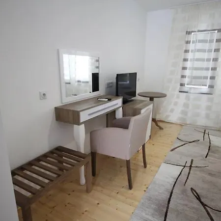 Nestor בית הארחה